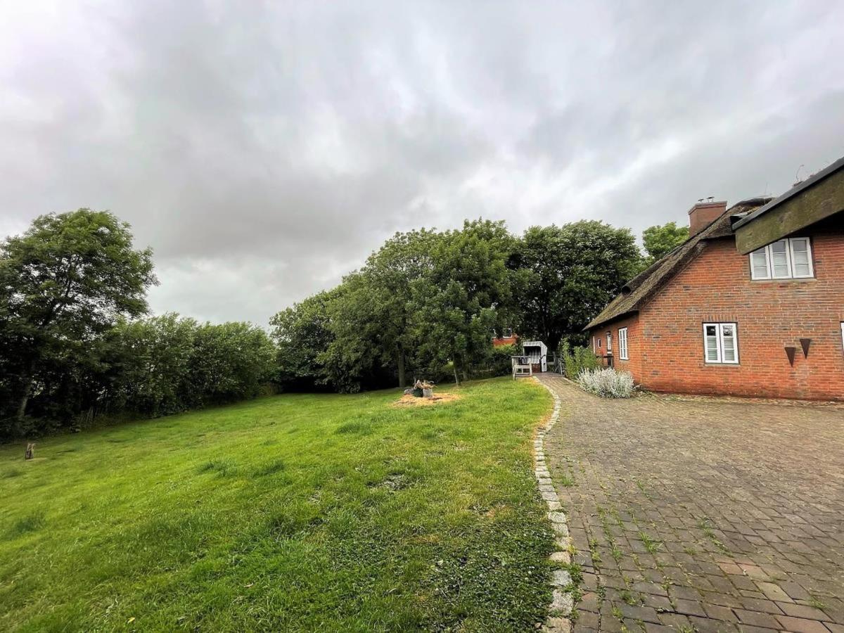 Das Puppenhaus, Reetdach, Sauna, Kamin, Eingezaeunt, Badewanne, Haustiere Willkommen Emmelsbull-Horsbull Exterior photo
